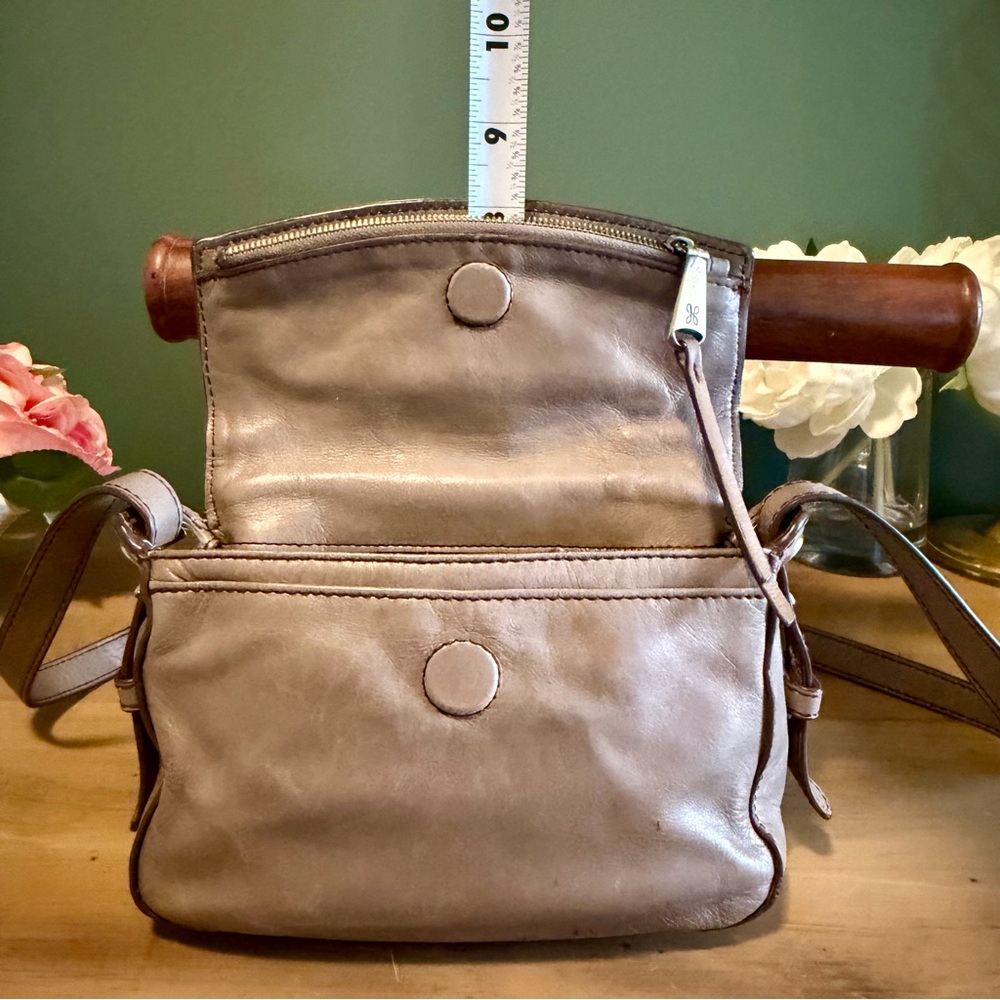 HOBO Taupe Tan Leather Crossbody Bag Soft Foldover Flap Magnetic Closure - Picture 15 of 15